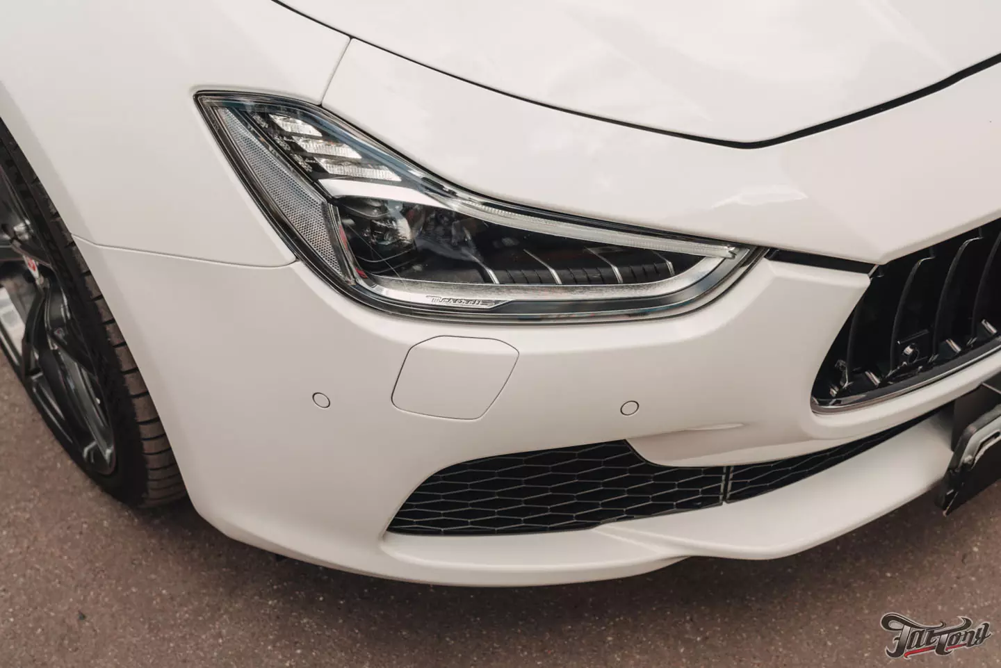 Замена бампера, доработка карбона и другие работы на Maserati Ghibli